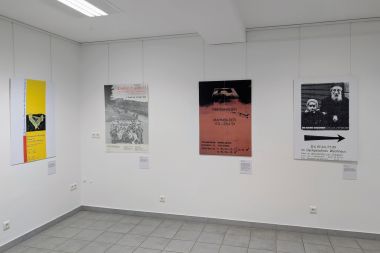 Plakate aus 100 Jahren Museumsgeschichte